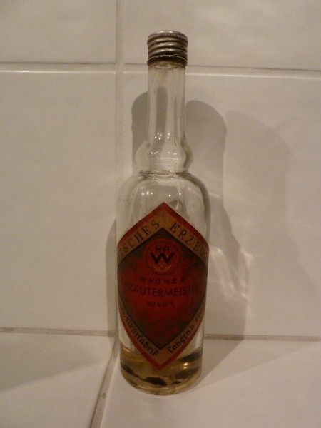 Datei:Sektkellererei Wagner Kräutermeister.jpg