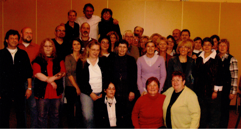 Datei:2009 Treffen der Abschluss Klassen – 1974 und 1975, Adolf Reichwein Schule – Langen, mit Hans-Jürgen Centner.png