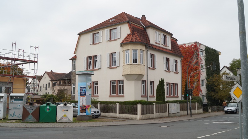 Datei:2015 Taunusplatz 4 (3).JPG