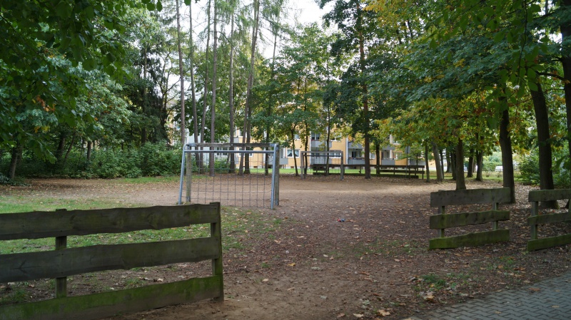 Datei:2015 Spielgelände Farnweg (13).JPG