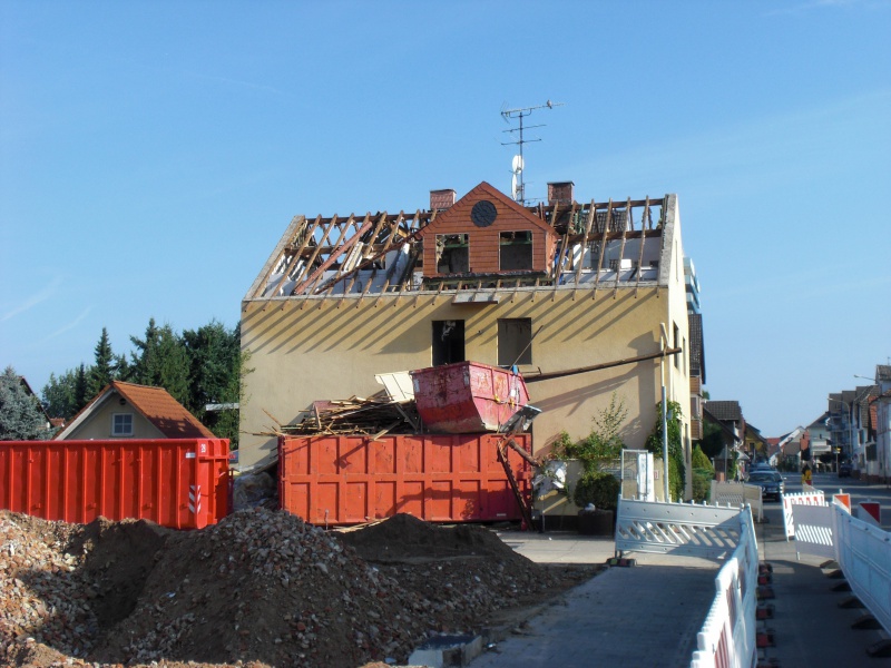 Datei:2008 Deutsches Haus Abriss (13).JPG