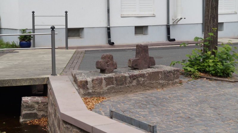 Datei:2015 Bachgasse Sühnekreuze (8).JPG