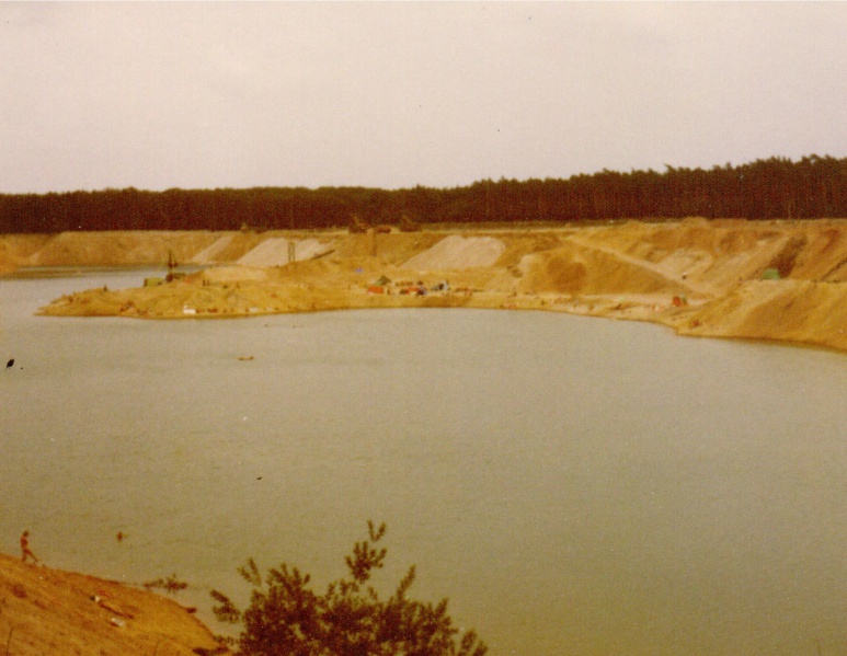 Datei:1977 Ostkiesgrube - Waldsee Langen 2.jpg