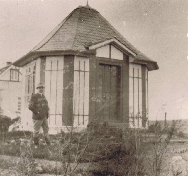 Datei:1907 Hermine Oppermanns Kaffeehäuschen.JPG