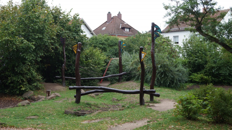 Datei:2015 Spielgelände Tarsusanlage (4).JPG