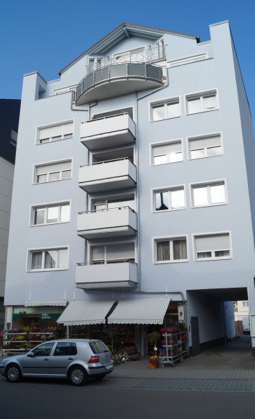 Datei:2015 Bahnstr 9 (1).JPG