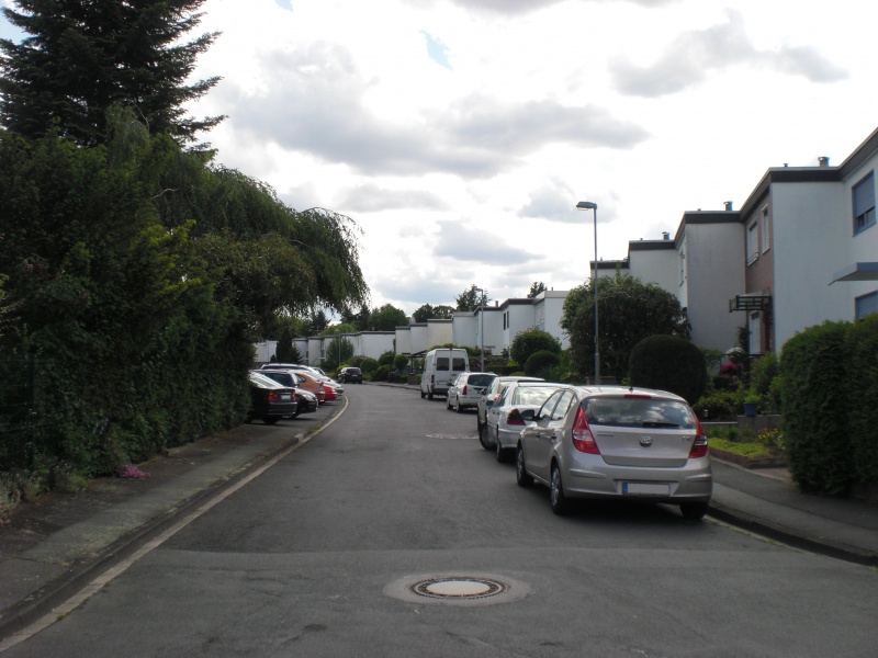 Datei:2008 Hagebuttenweg (1).JPG