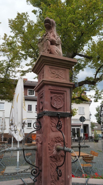 Datei:2015 Vierröhrenbrunnen (04).JPG