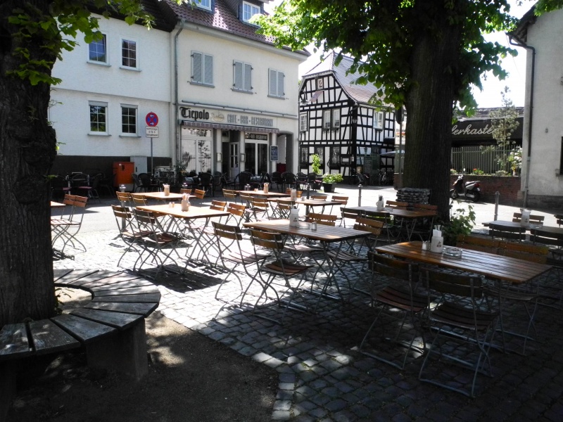 Datei:2015 am Wilhelm-Leuschner-Platz.jpeg