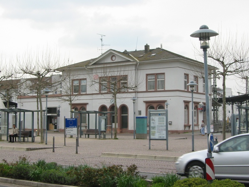 Datei:2008 Bahnhofsplatz (2).JPG