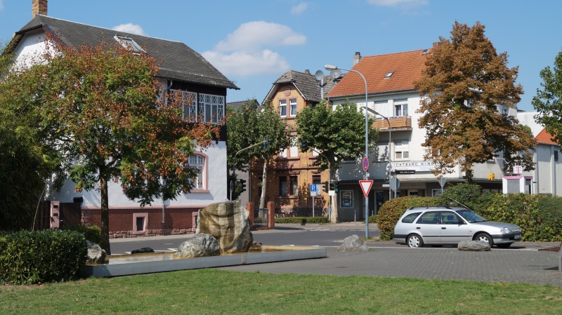 Datei:2015 Bahnstr (5).JPG