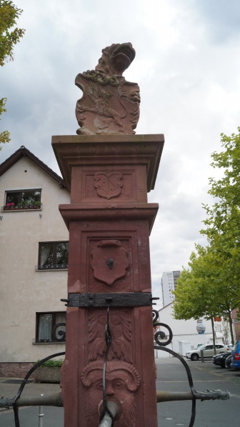 Datei:2015 Vierröhrenbrunnen (05).JPG