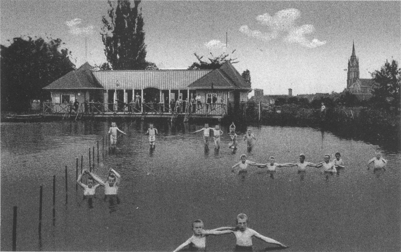 Datei:Städt. Schwimmbad 3.jpg