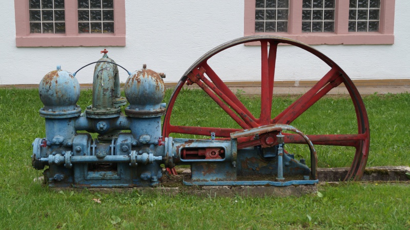 Datei:2015 Wasser-Pumpe (03).JPG
