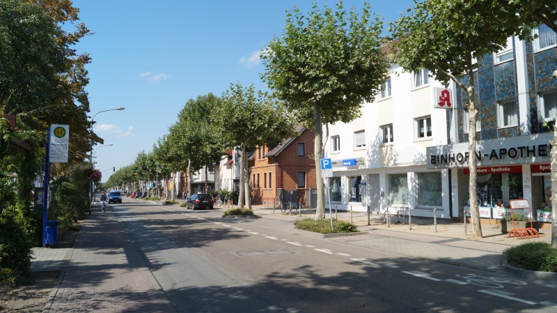 Datei:2015 Bahnstr (1).JPG